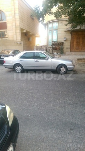 Mercedes E 240 1999, 202,000 km - 2.4 l - Bakı