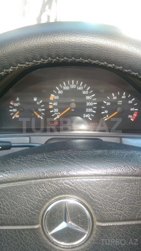 Mercedes E 240 1999, 202,000 km - 2.4 l - Bakı