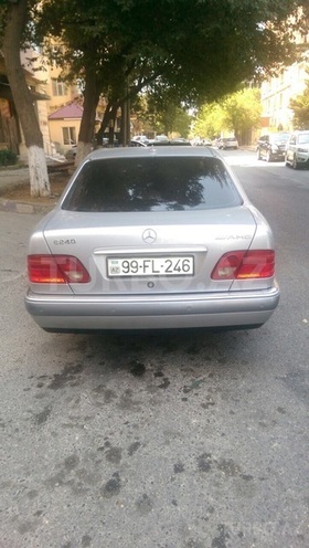 Mercedes E 240 1999, 202,000 km - 2.4 l - Bakı