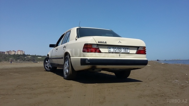 Mercedes E 230 1985, 800,000 km - 2.3 l - Bakı
