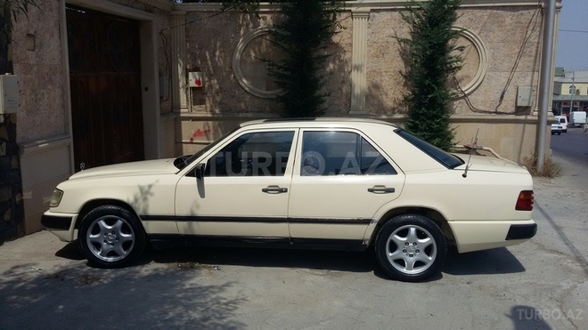 Mercedes E 230 1985, 800,000 km - 2.3 l - Bakı
