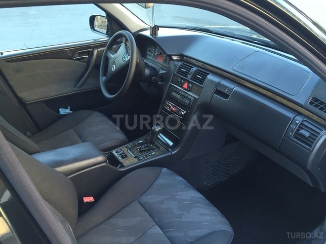 Mercedes E 280 2000, 225,447 km - 2.8 l - Bakı