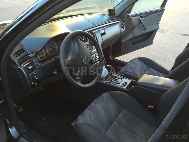 Mercedes E 280 2000, 225,447 km - 2.8 l - Bakı