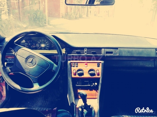Mercedes E 250 1994, 390,000 km - 2.5 l - Bakı