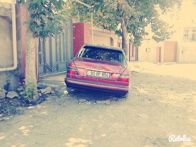 Mercedes E 250 1994, 390,000 km - 2.5 l - Bakı
