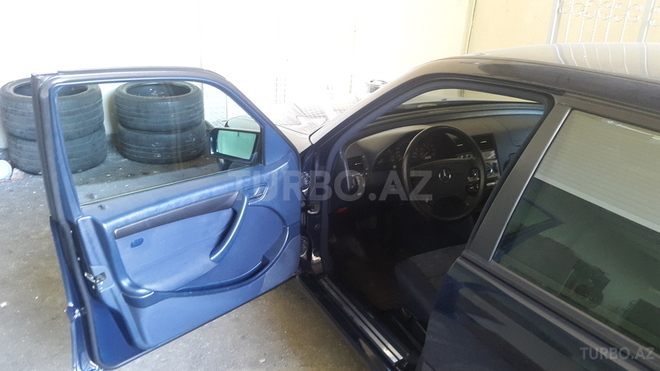 Mercedes C 200 1999, 200,000 km - 2.0 l - Bakı