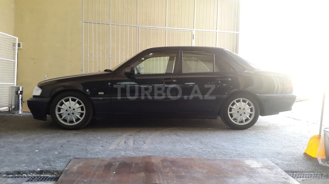 Mercedes C 200 1999, 200,000 km - 2.0 l - Bakı