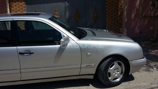 Mercedes E 240 1998, 280,000 km - 2.4 l - Bakı