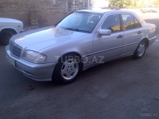 Mercedes C 220 1999, 176,000 km - 2.2 l - Bakı