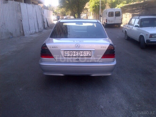 Mercedes C 220 1999, 176,000 km - 2.2 l - Bakı