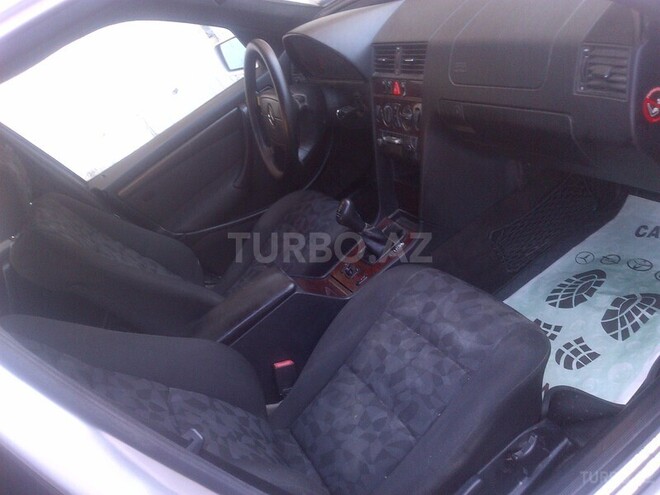 Mercedes C 220 1999, 176,000 km - 2.2 l - Bakı