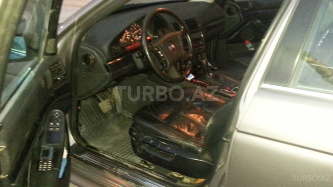 BMW 523 1996, 317,600 km - 2.5 l - Bakı