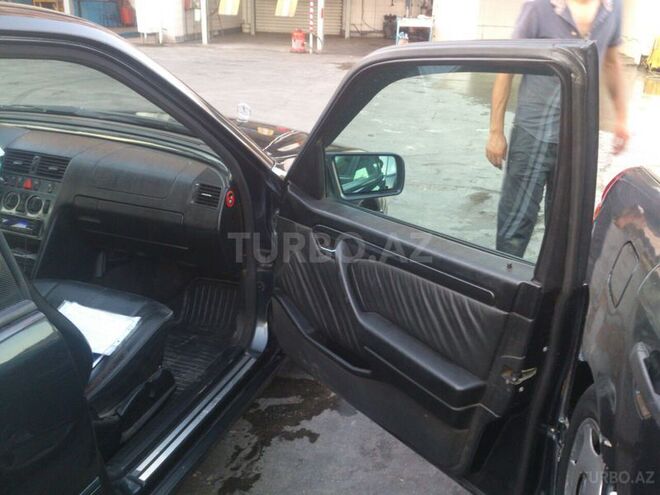 Mercedes C 230 1997, 300,000 km - 2.3 l - Bakı