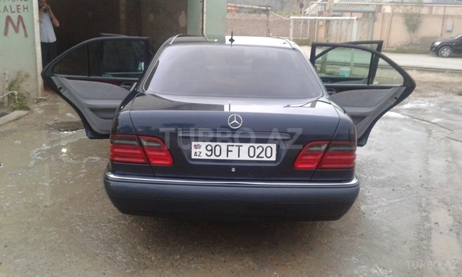 Mercedes E 280 1996, 320,000 km - 2.8 l - Bakı