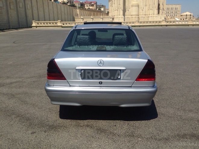 Mercedes C 220 1999, 290,000 km - 2.2 l - Bakı