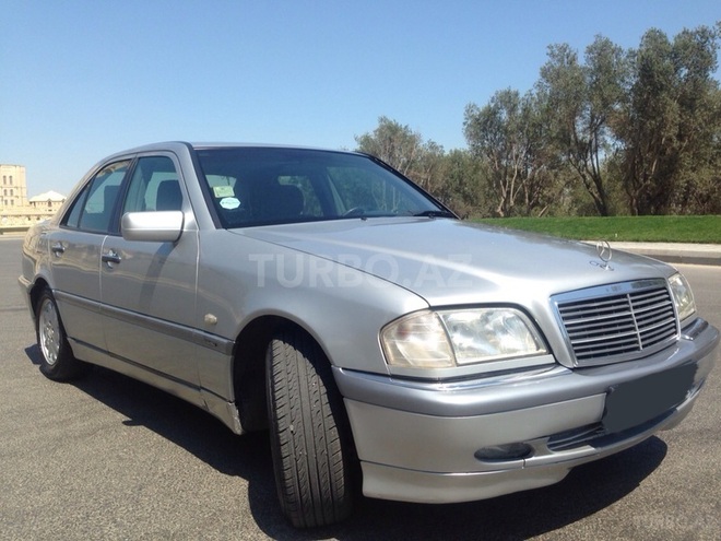 Mercedes C 220 1999, 290,000 km - 2.2 l - Bakı