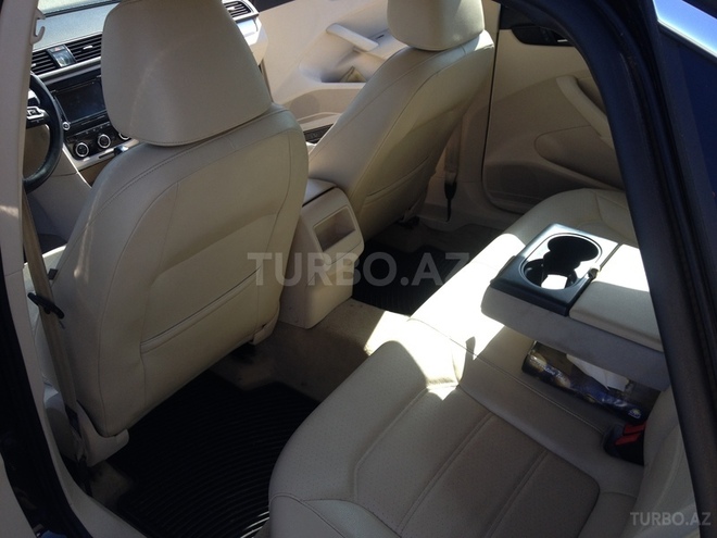 Volkswagen Passat 2012, 19,500 km - 2.5 l - Bakı