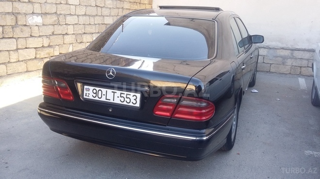Mercedes E 270 2000, 327,000 km - 2.7 l - Bakı