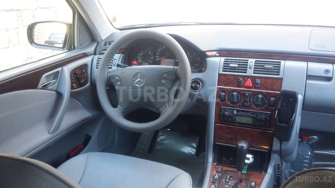 Mercedes E 270 2000, 327,000 km - 2.7 l - Bakı