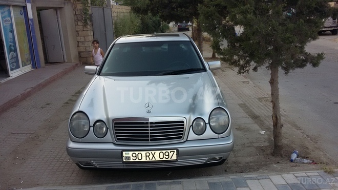 Mercedes E 220 1999, 264,000 km - 2.2 l - Bakı