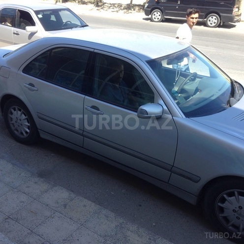 Mercedes E 240 1999, 200,000 km - 2.4 л - Bakı