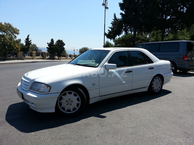 Mercedes C 200 1998, 195,000 km - 2.0 l - Bakı