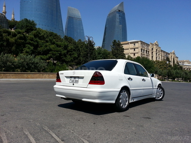 Mercedes C 200 1998, 195,000 km - 2.0 l - Bakı