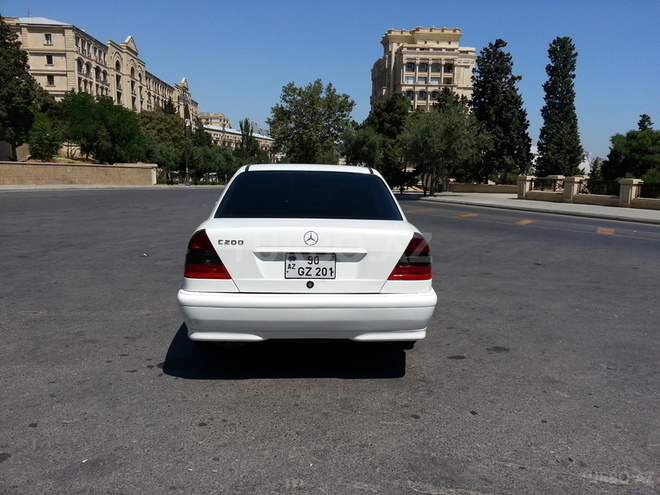 Mercedes C 200 1998, 195,000 km - 2.0 l - Bakı