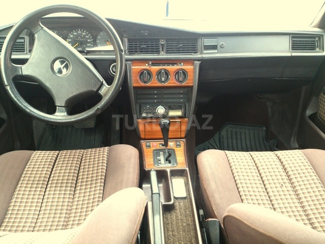 Mercedes 190 1992, 258,999 km - 1.8 л - Bakı