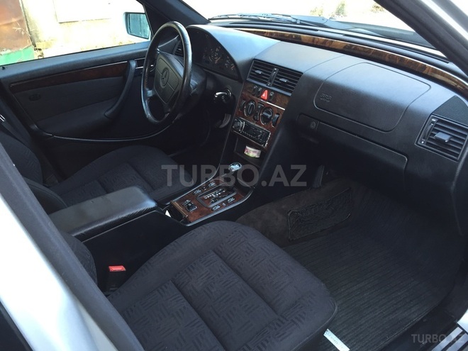 Mercedes C 180 1999, 136,980 km - 1.8 л - Bakı