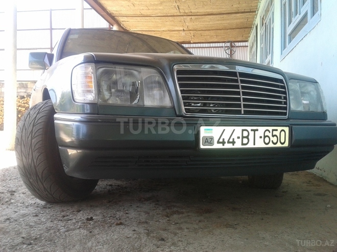 Mercedes E 220 1995, 150,000 km - 2.2 л - Bakı