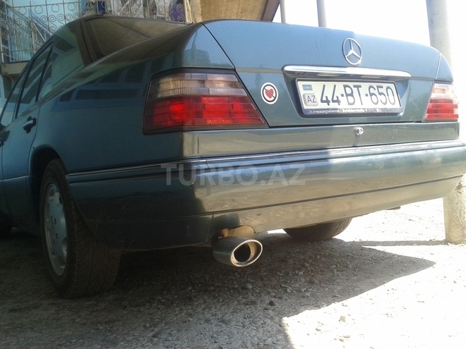 Mercedes E 220 1995, 150,000 km - 2.2 л - Bakı