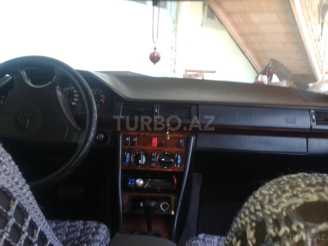 Mercedes E 220 1995, 150,000 km - 2.2 л - Bakı