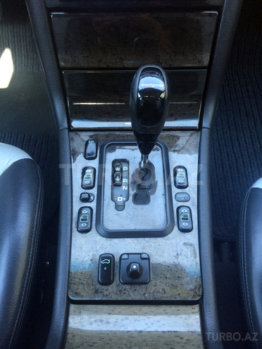 Mercedes E 220 2001, 245,000 km - 2.2 l - Bakı