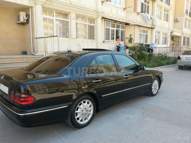 Mercedes E 280 2000, 180,000 km - 2.8 l - Bakı