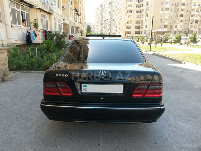 Mercedes E 280 2000, 180,000 km - 2.8 l - Bakı