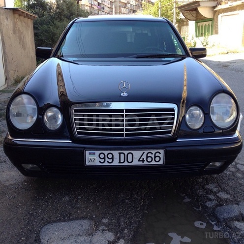 Mercedes E 240 1999, 225,585 km - 2.4 l - Bakı