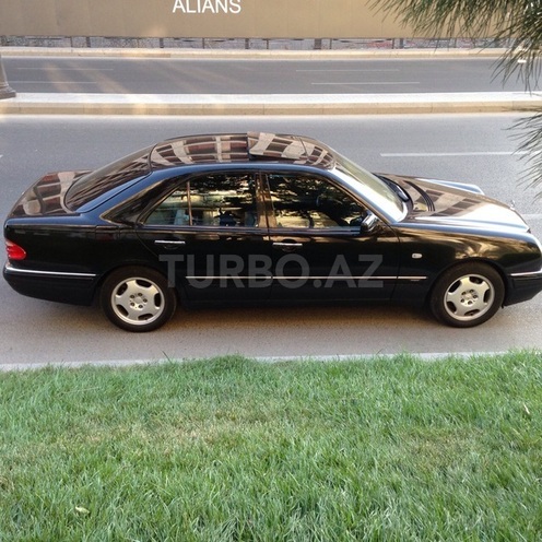 Mercedes E 240 1999, 225,585 km - 2.4 l - Bakı