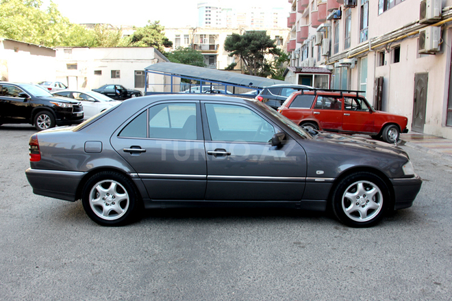 Mercedes C 240 1999, 162,000 km - 2.4 л - Bakı