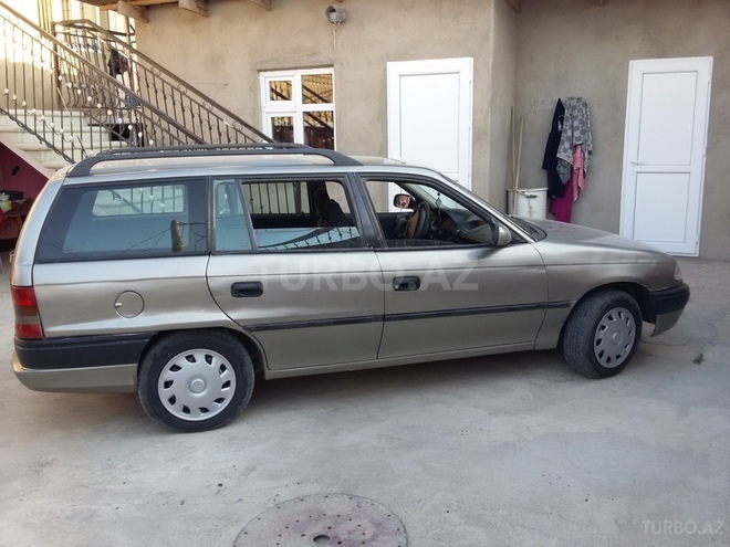 Opel Astra 1996, 296,000 km - 1.6 l - Bakı