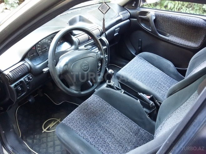 Opel Astra 1996, 296,000 km - 1.6 l - Bakı