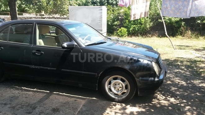 Mercedes C 220 2000, 378,600 km - 2.2 л - Bakı