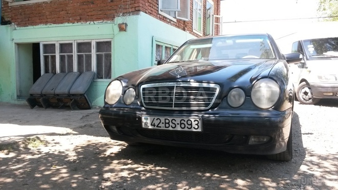 Mercedes C 220 2000, 378,600 km - 2.2 л - Bakı