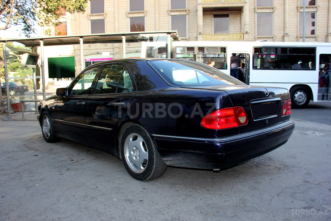 Mercedes E 230 1997, 270,000 km - 2.3 l - Bakı
