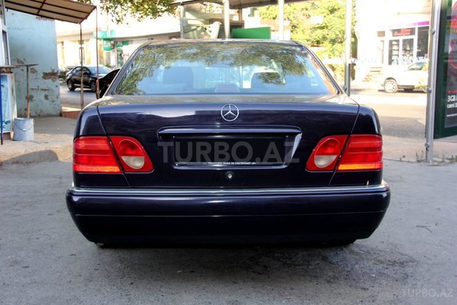Mercedes E 230 1997, 270,000 km - 2.3 l - Bakı