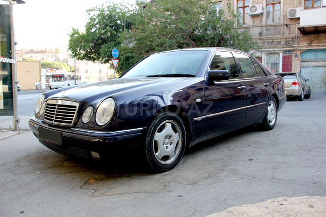 Mercedes E 230 1997, 270,000 km - 2.3 l - Bakı