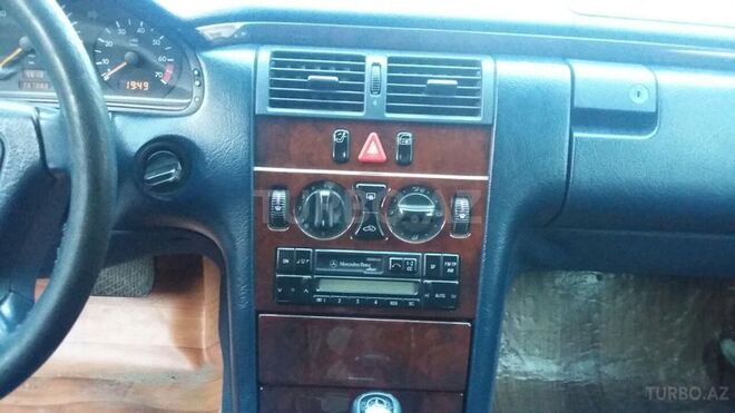 Mercedes E 230 1996, 269,000 km - 2.3 l - Bakı