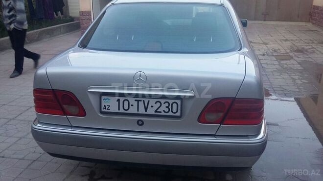 Mercedes E 230 1996, 269,000 km - 2.3 l - Bakı