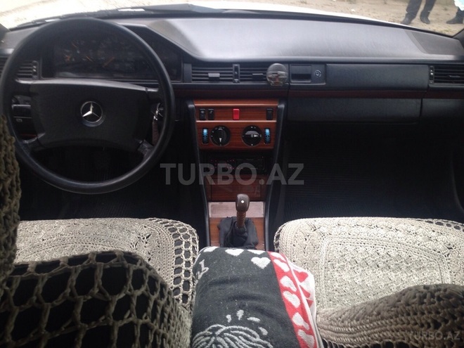 Mercedes E 200 1991, 250,000 km - 2.0 l - Bakı