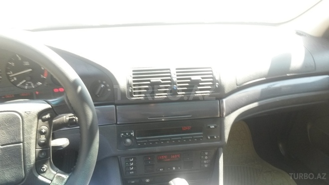 BMW 523 1997, 300,000 km - 2.5 l - Bakı